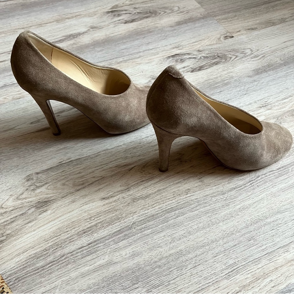 Chloe Suede Pumps - Picture 5 of 6